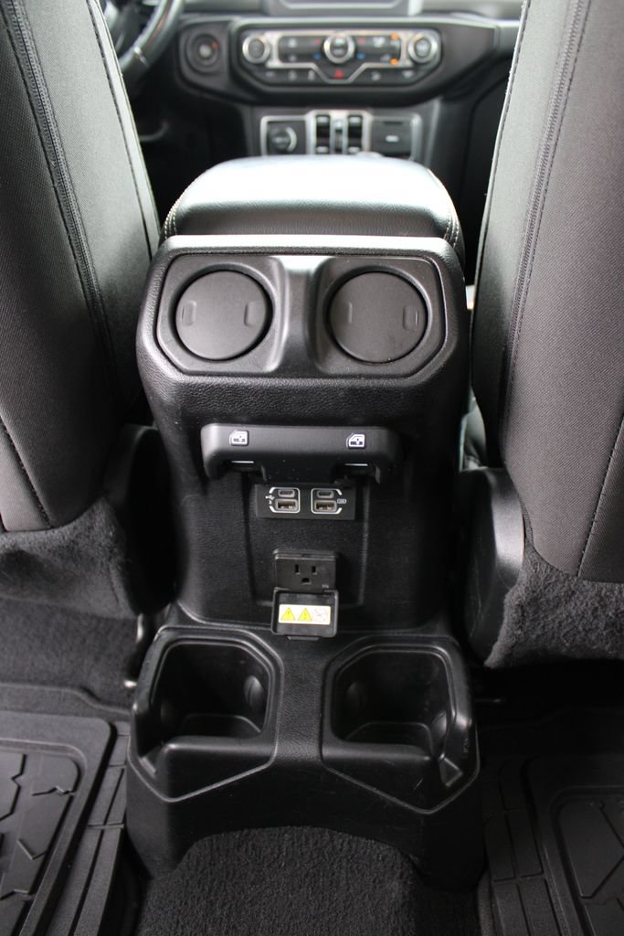 Used 2020 Jeep Wrangler Unlimited Sahara AWD/4WD image 25