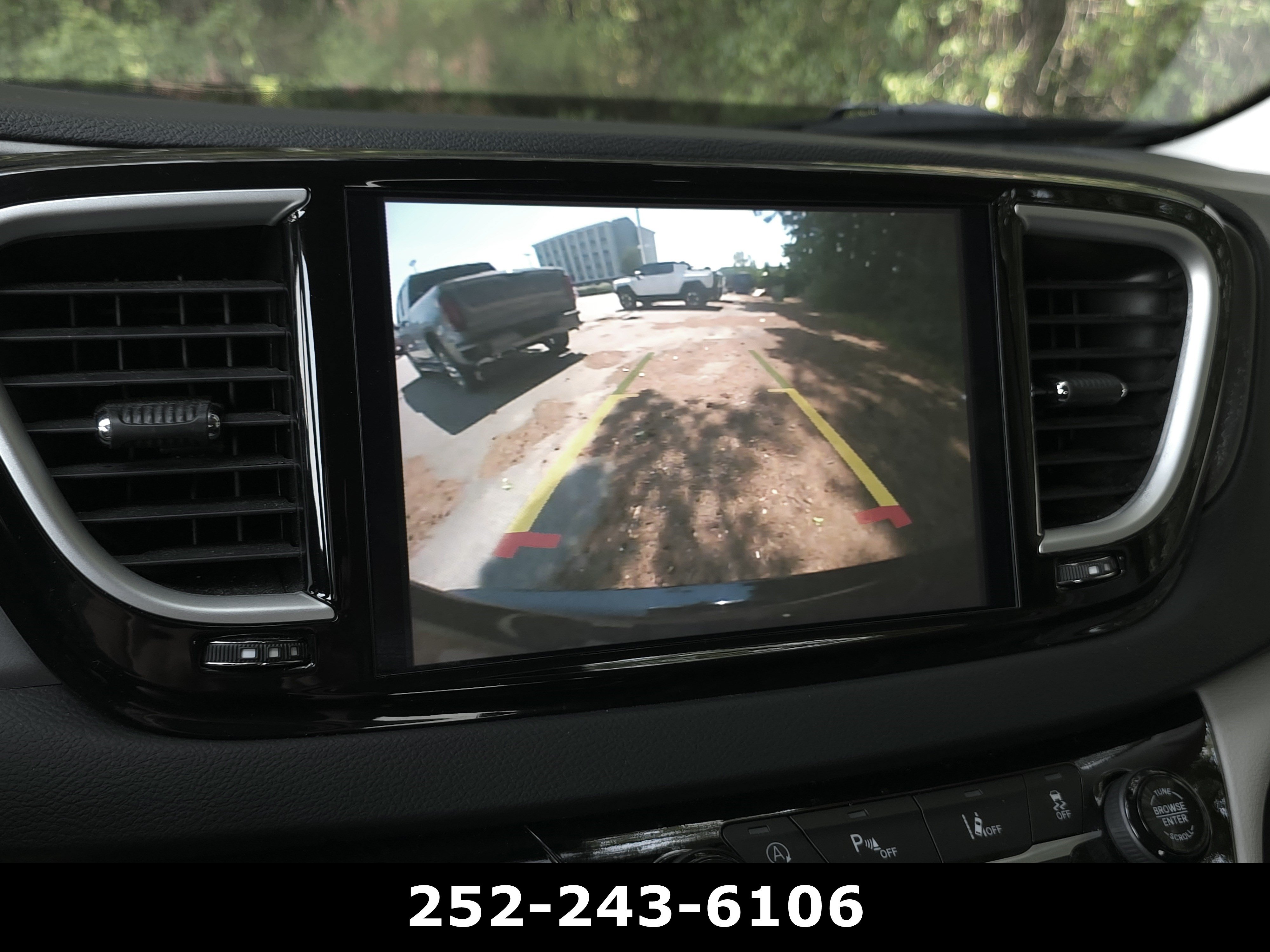Used 2024 Chrysler Pacifica Touring-L FWD image 23