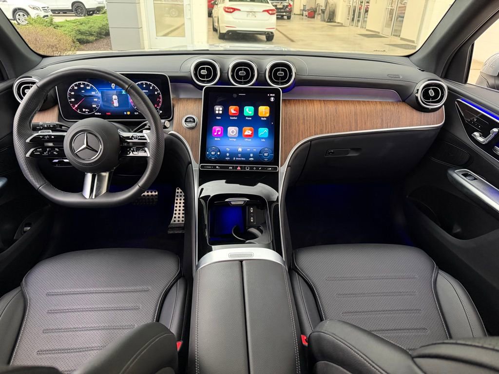 Used 2025 Mercedes-Benz GLC 300 4MATIC image 16