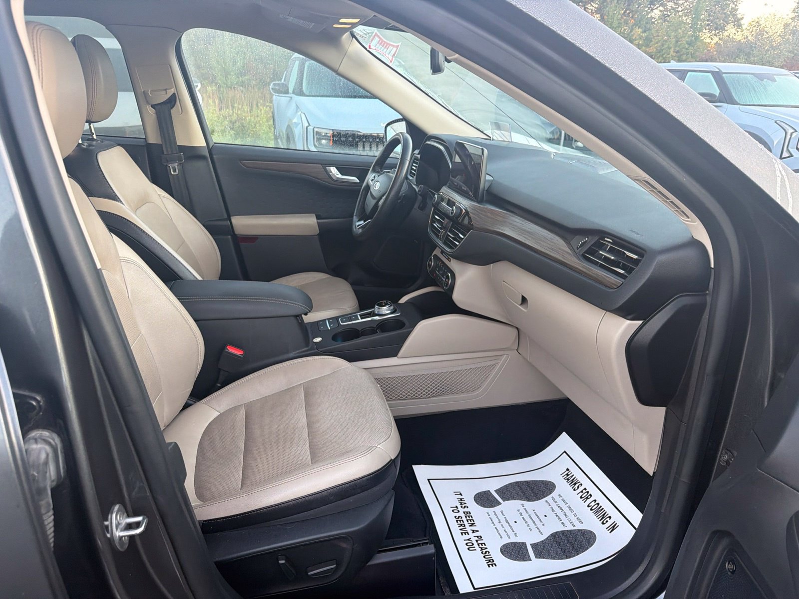 Used 2020 Ford Escape Titanium w/ Titanium Premium Package 2.0 AWD/4WD image 24