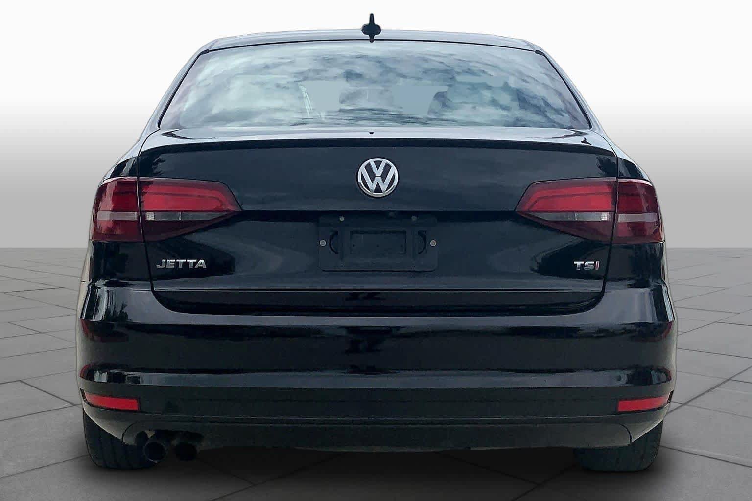 Used 2016 Volkswagen Jetta Sport FWD image 4