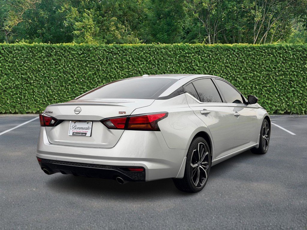 Used 2024 Nissan Altima 2.5 SR w/ SR Premium Package image 3