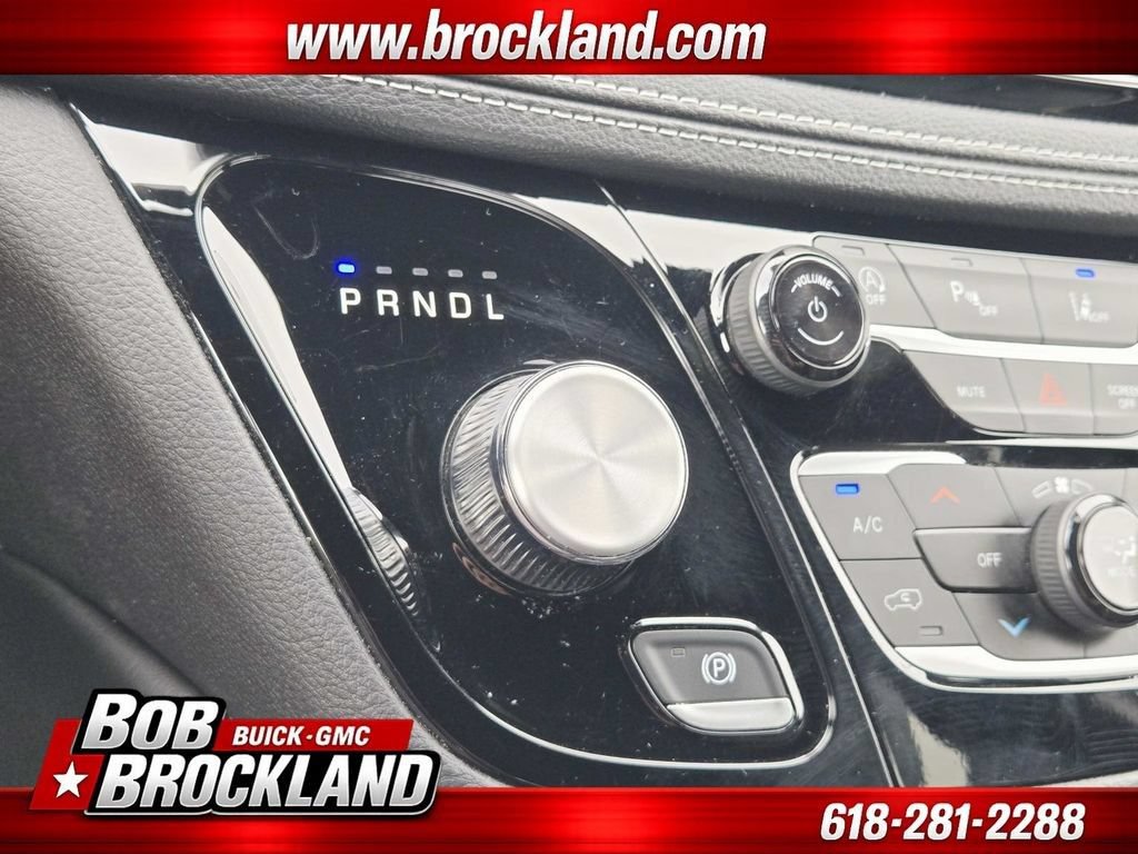 Used 2025 Chrysler Pacifica Limited FWD image 32