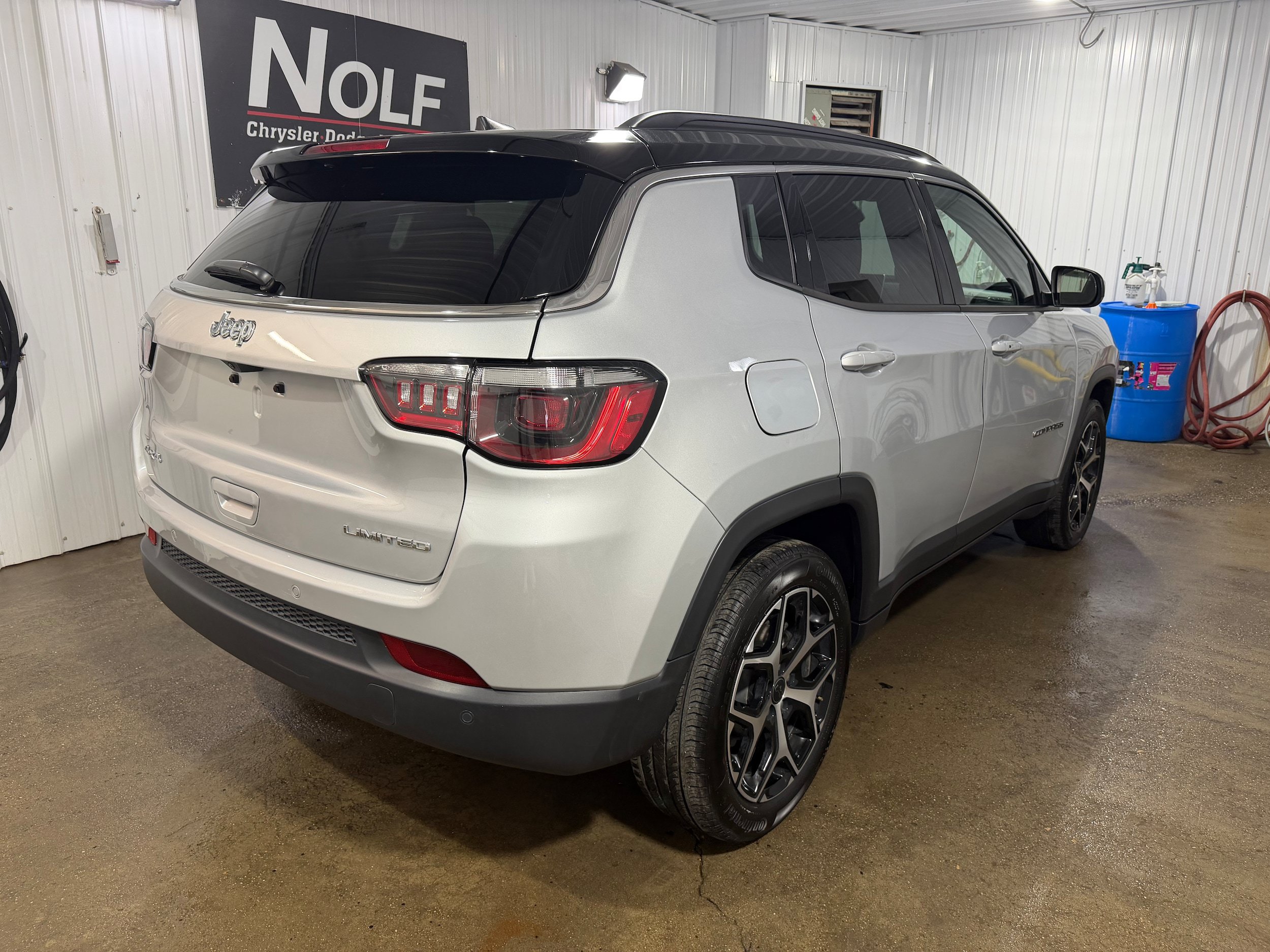 Used 2025 Jeep Compass Limited AWD/4WD image 6