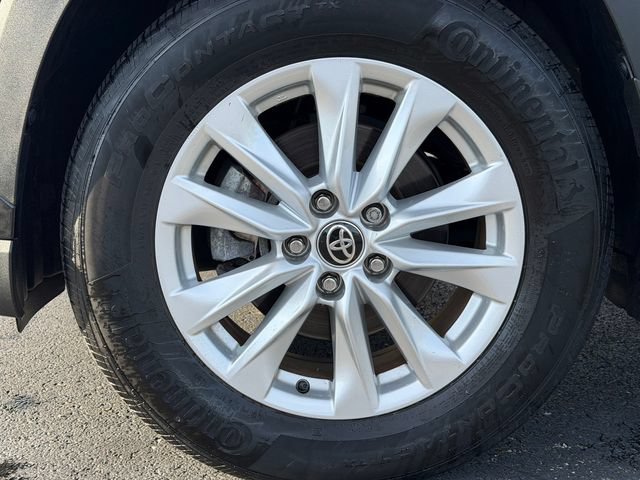 Certified 2024 Toyota Corolla Cross LE w/ Moonroof Package AWD/4WD image 12