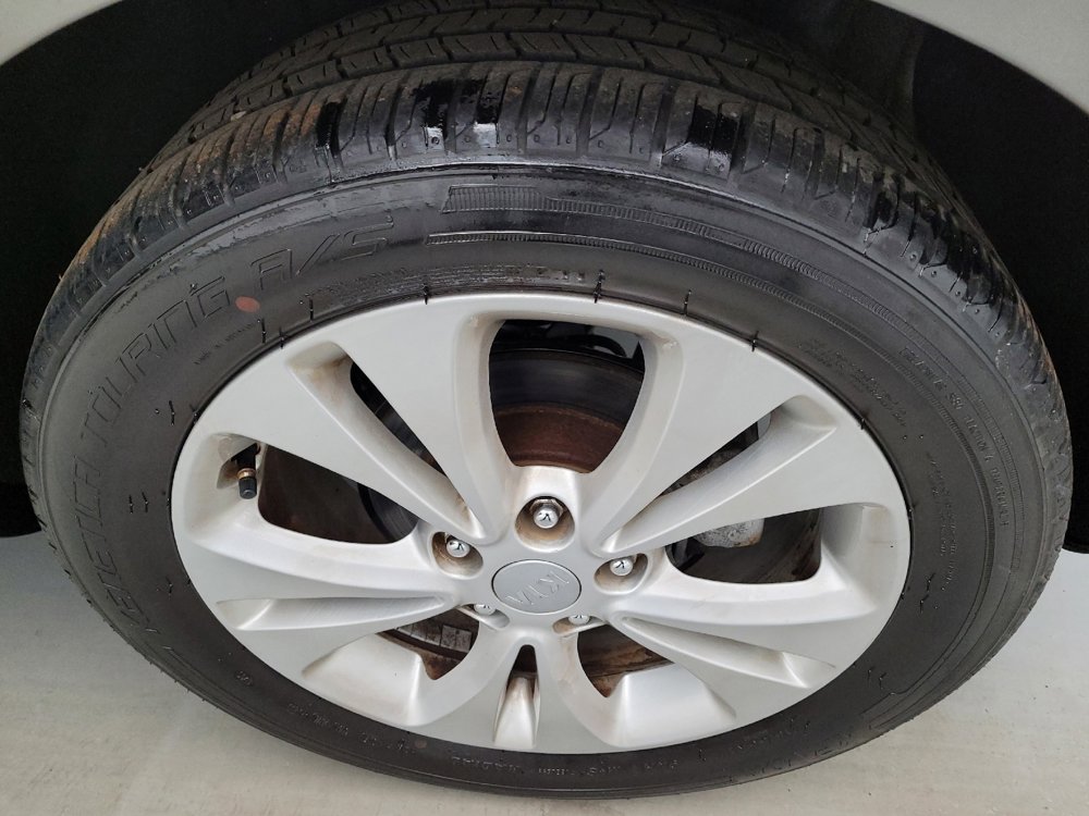 Used 2016 Kia Soul + FWD image 31