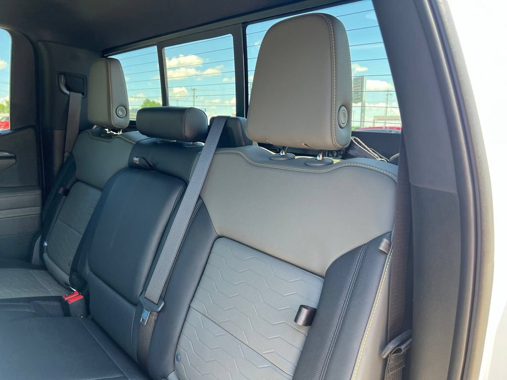Used 2023 Chevrolet Silverado 1500 ZR2 w/ Technology Package AWD/4WD image 23