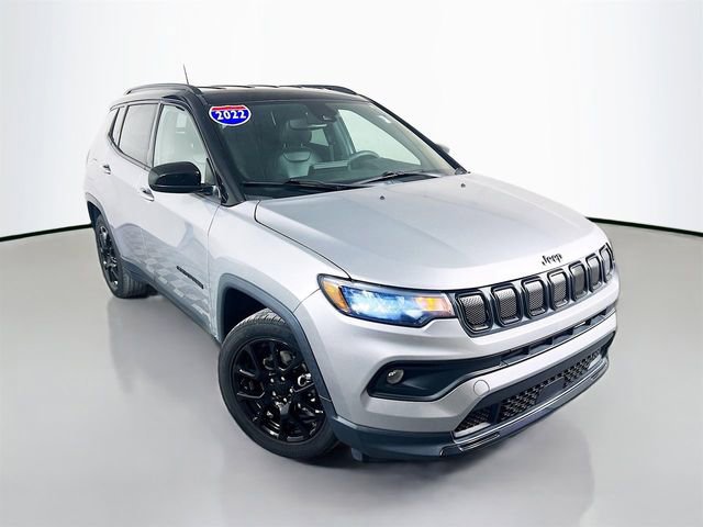 Used 2022 Jeep Compass Altitude FWD image 2