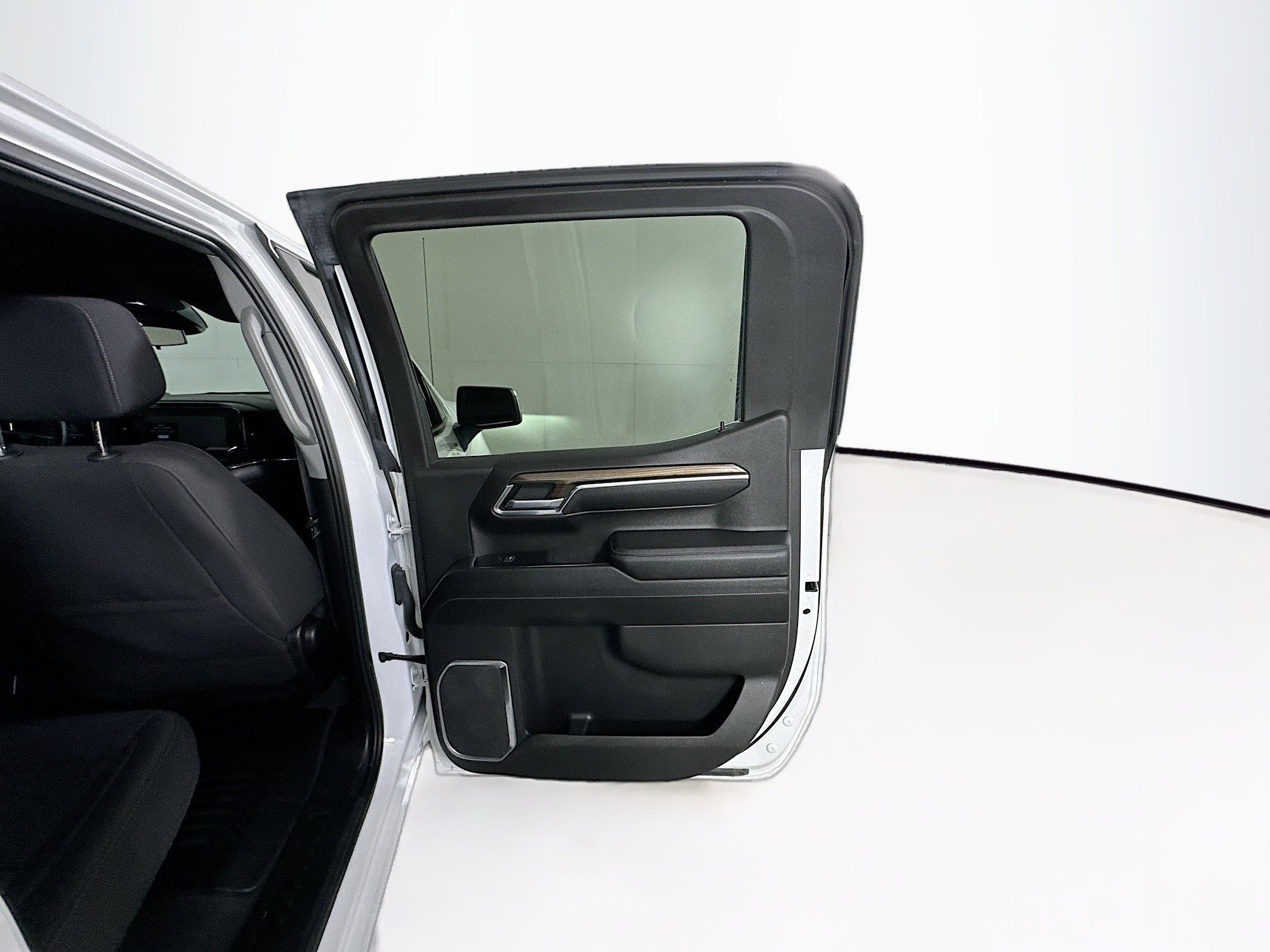 Used 2023 Chevrolet Silverado 1500 LT image 28