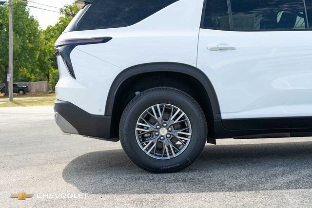 New 2026 Chevrolet Traverse LT w/ Enhanced Driving Package FWD image 4