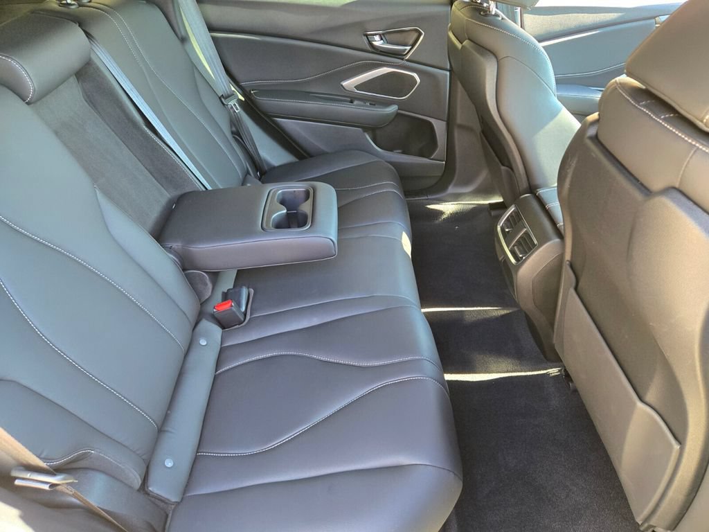 Used 2025 Acura RDX SH-AWD image 19