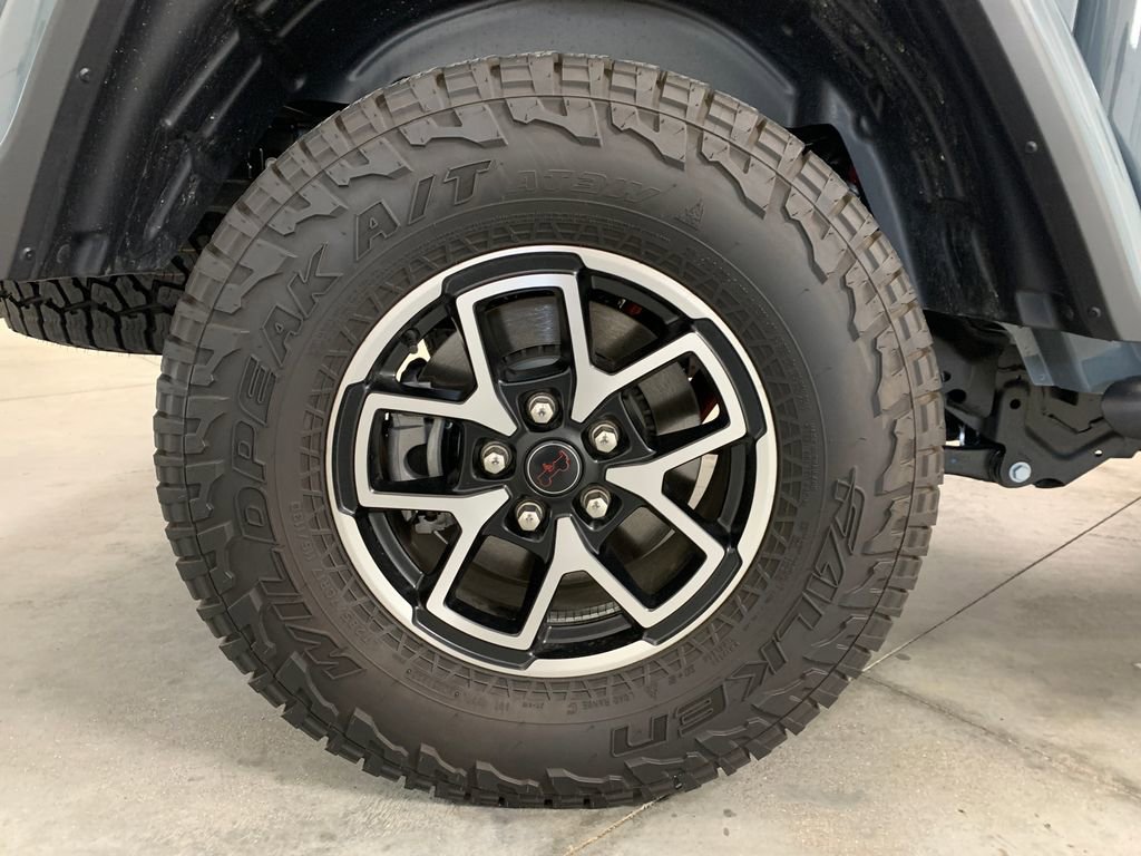 Used 2025 Jeep Gladiator Rubicon w/ Convenience Group AWD/4WD image 10