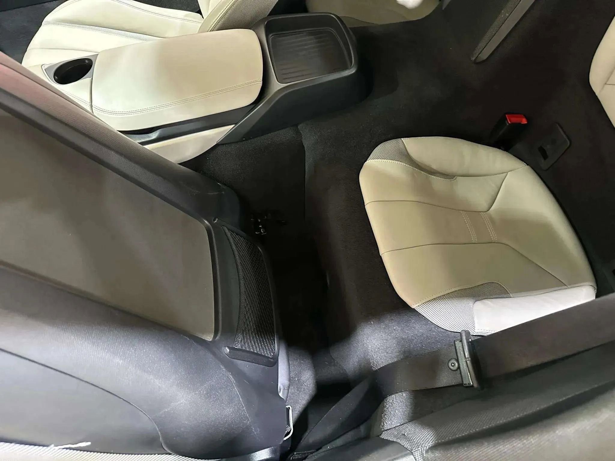 Used 2016 BMW i8 image 31