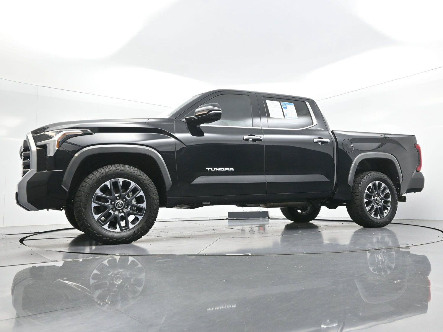 Used 2026 Toyota Tundra Limited AWD/4WD image 45