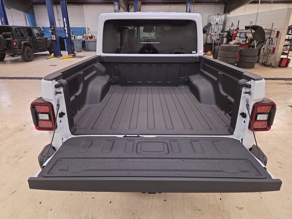New 2026 Jeep Gladiator Mojave image 22