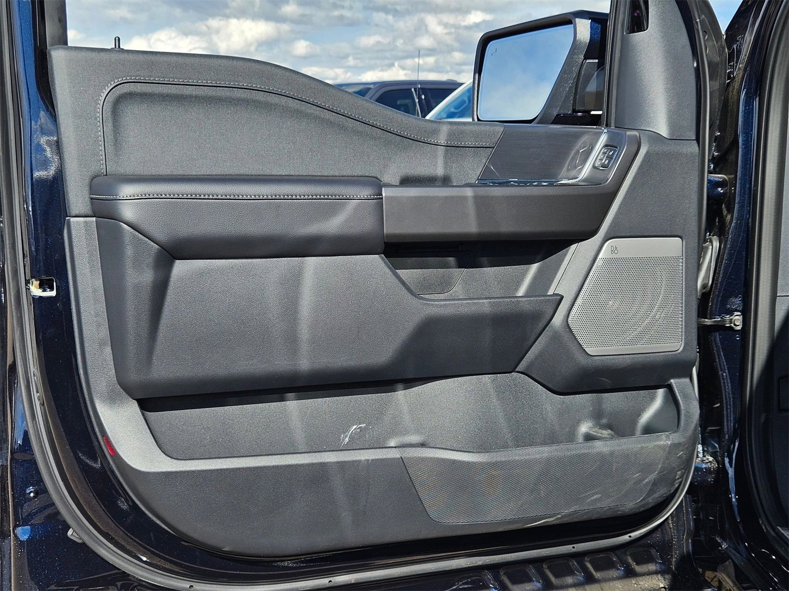 New 2025 Ford F150 Lariat w/ Equipment Group 501A Mid image 11