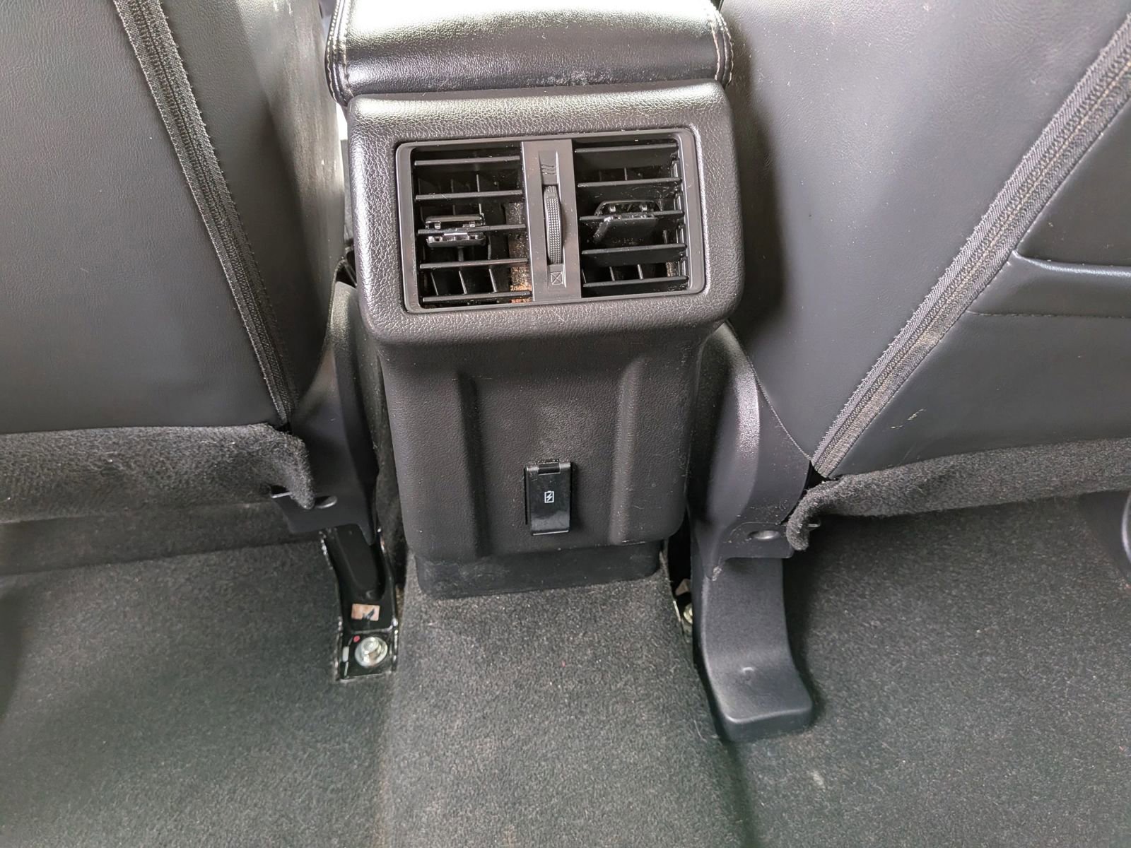 Used 2020 Mitsubishi Outlander SE FWD image 44