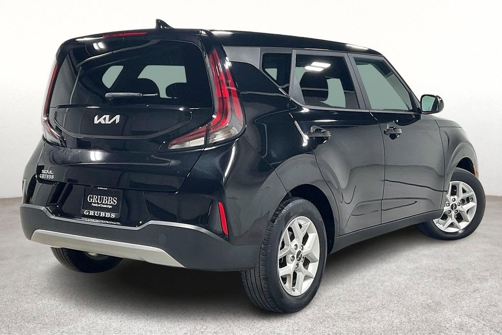 Used 2023 Kia Soul S image 2