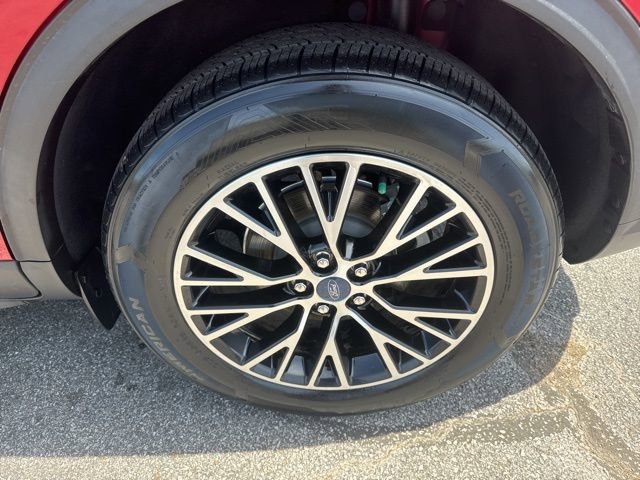 Used 2022 Ford Escape SEL w/ Technology Package image 11