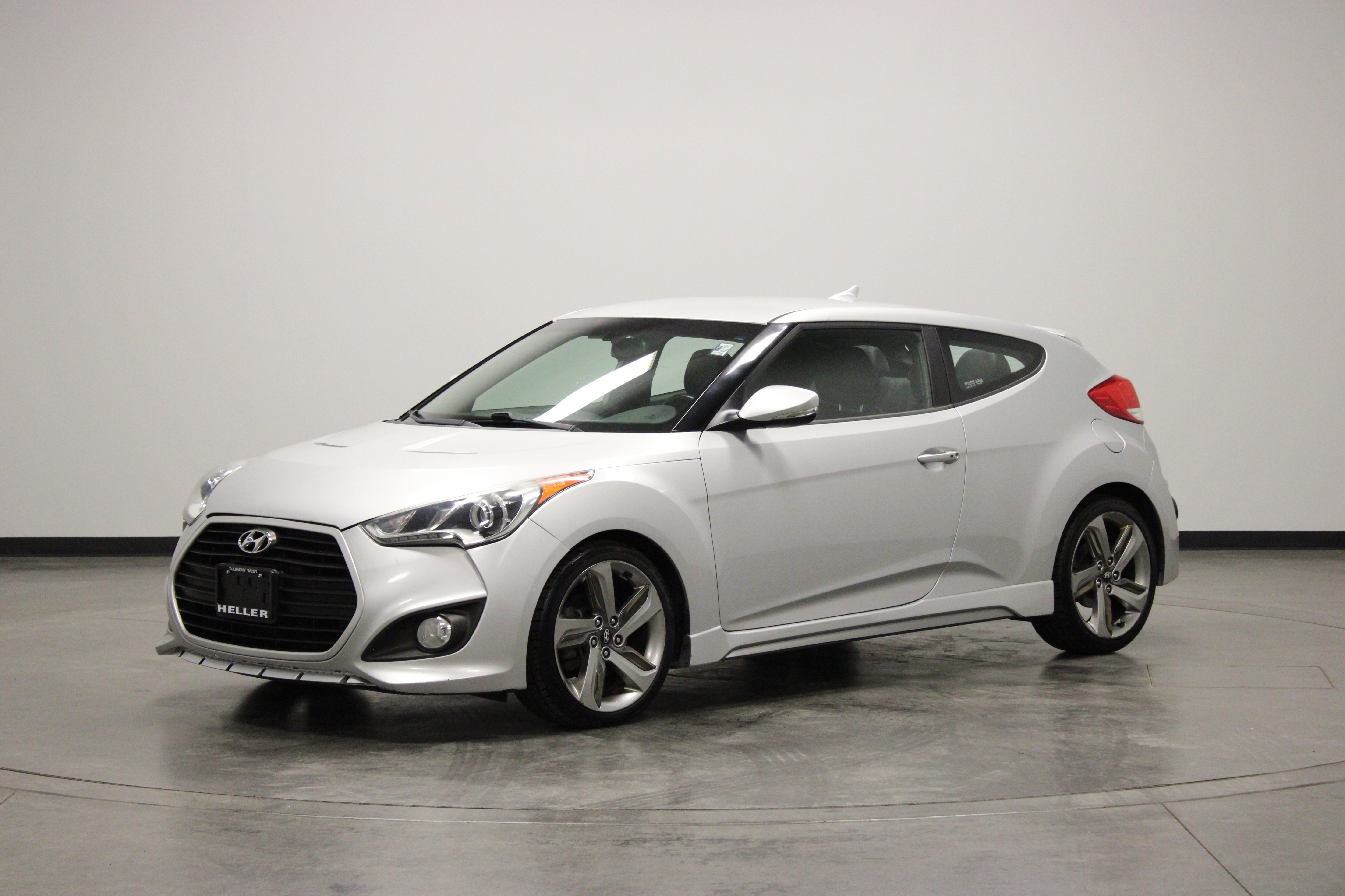 Used 2013 Hyundai Veloster Turbo FWD image 4