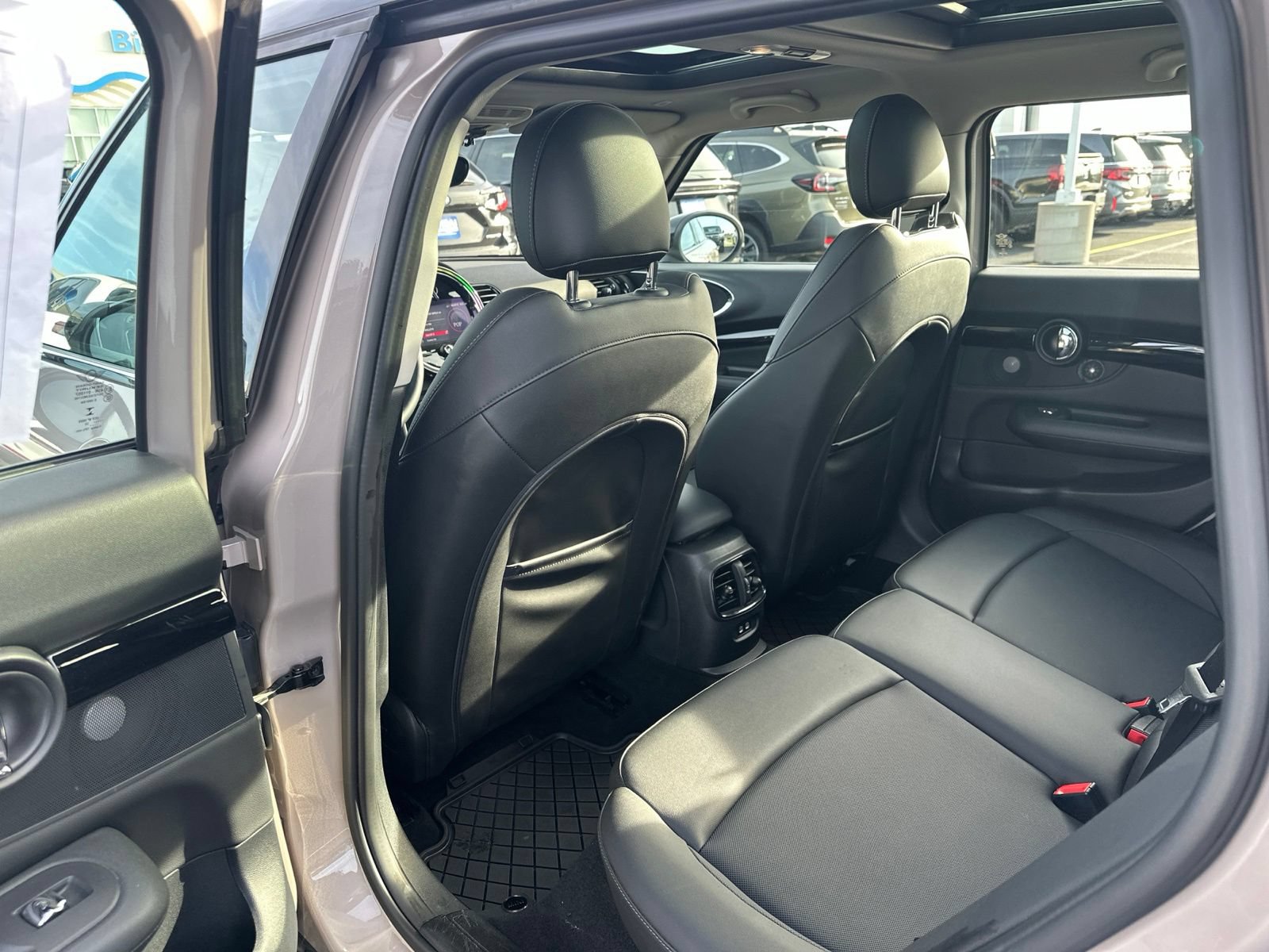 Used 2023 MINI Cooper Clubman S w/ Premium Package FWD image 21
