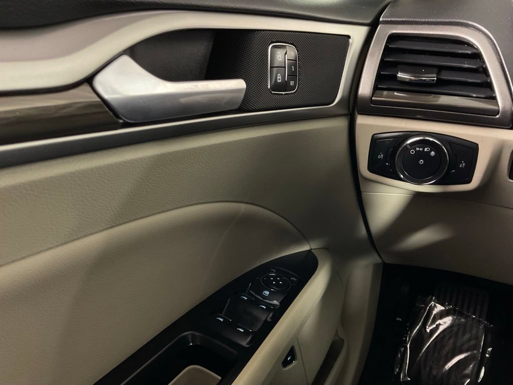 Certified 2019 Ford Fusion SEL FWD image 18