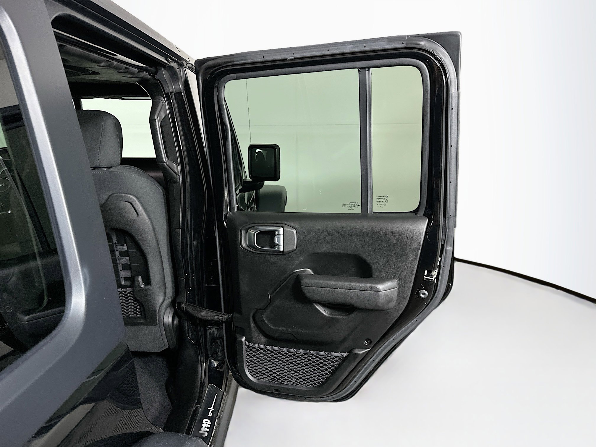 Used 2023 Jeep Wrangler Unlimited Rubicon 4xe w/ Steel Bumper Group image 28