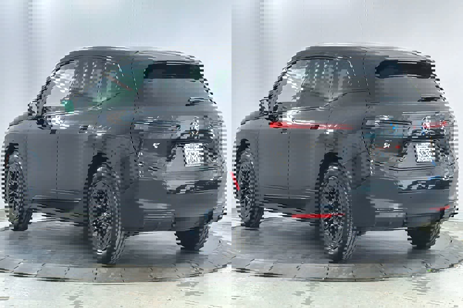 Used 2023 BMW iX xDrive50 image 6