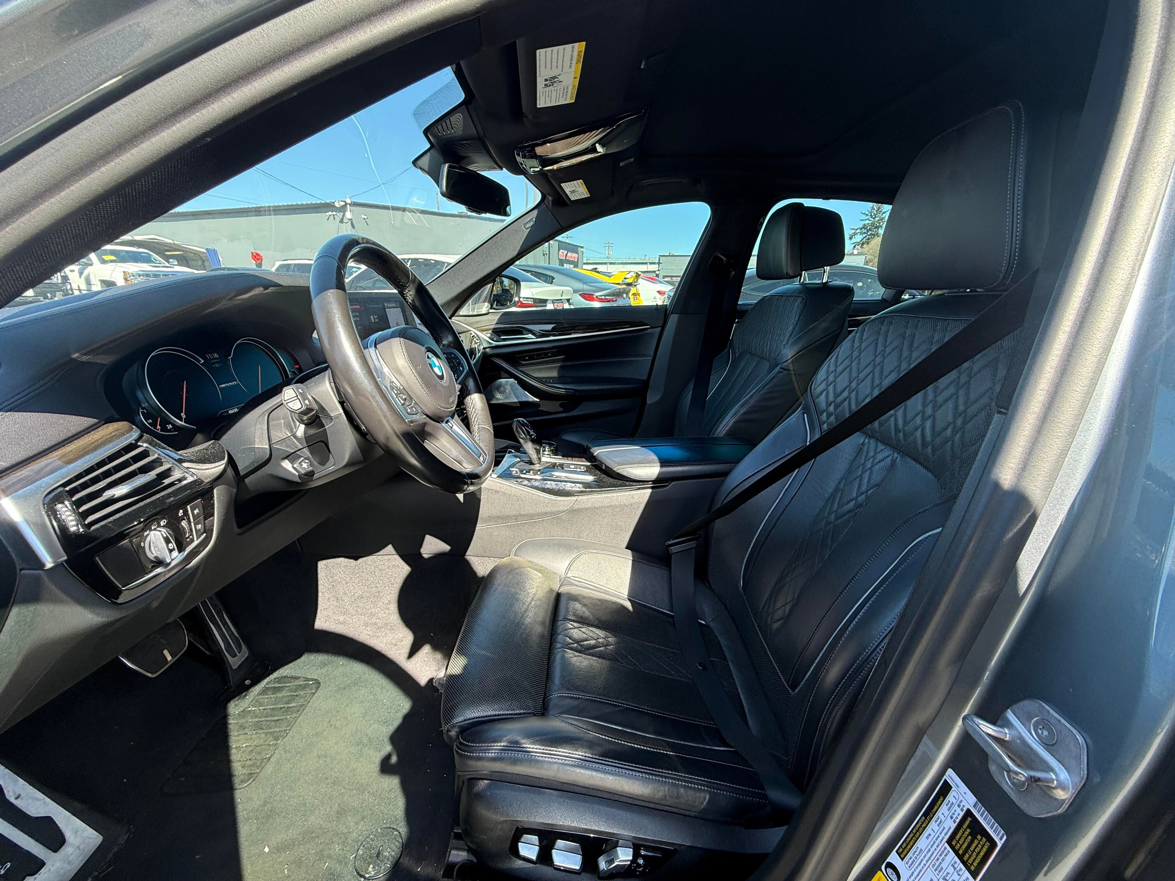 Used 2018 BMW M550i xDrive image 7