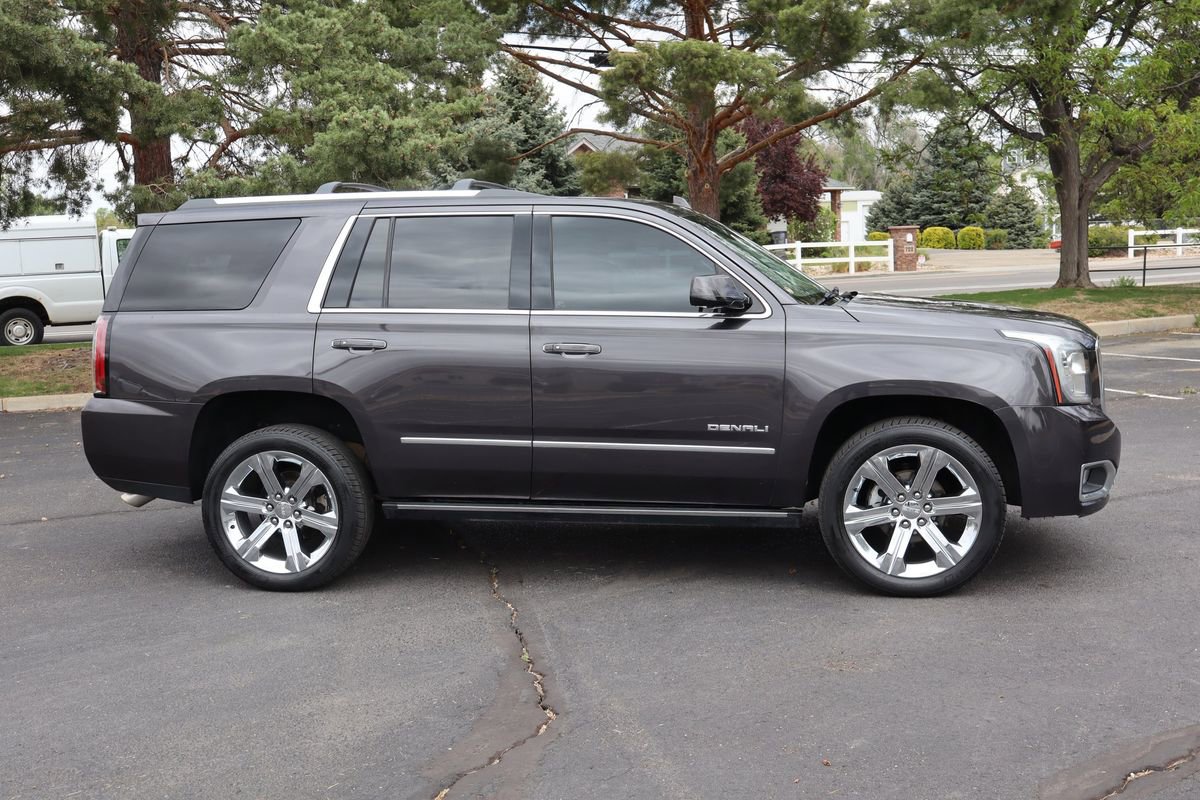 Used 2017 GMC Yukon Denali w/ Open Road Package AWD/4WD image 3