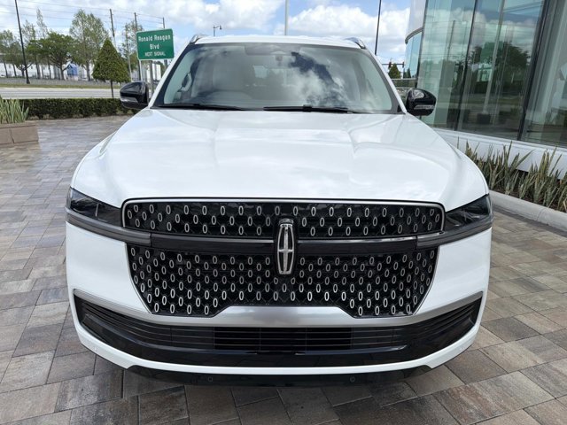 New 2026 Lincoln Navigator Premiere image 6