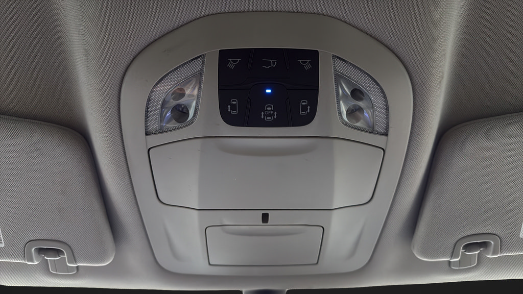 Used 2024 Chrysler Pacifica Touring-L FWD image 31