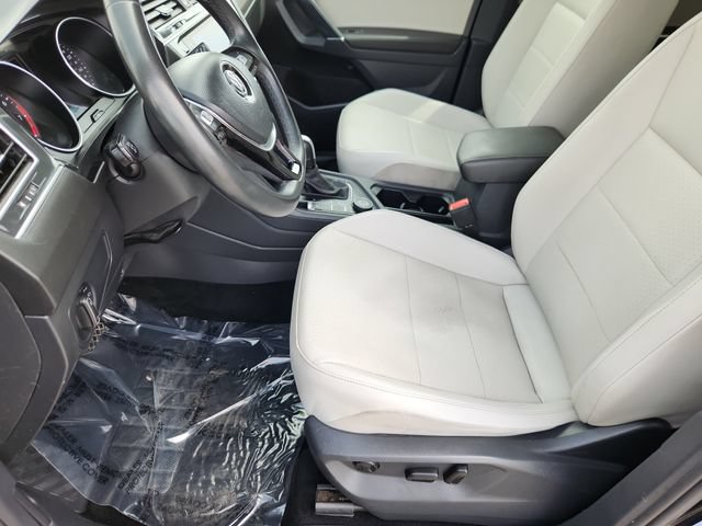 Used 2020 Volkswagen Tiguan SE w/ 3rd Row Seat Package AWD/4WD image 7