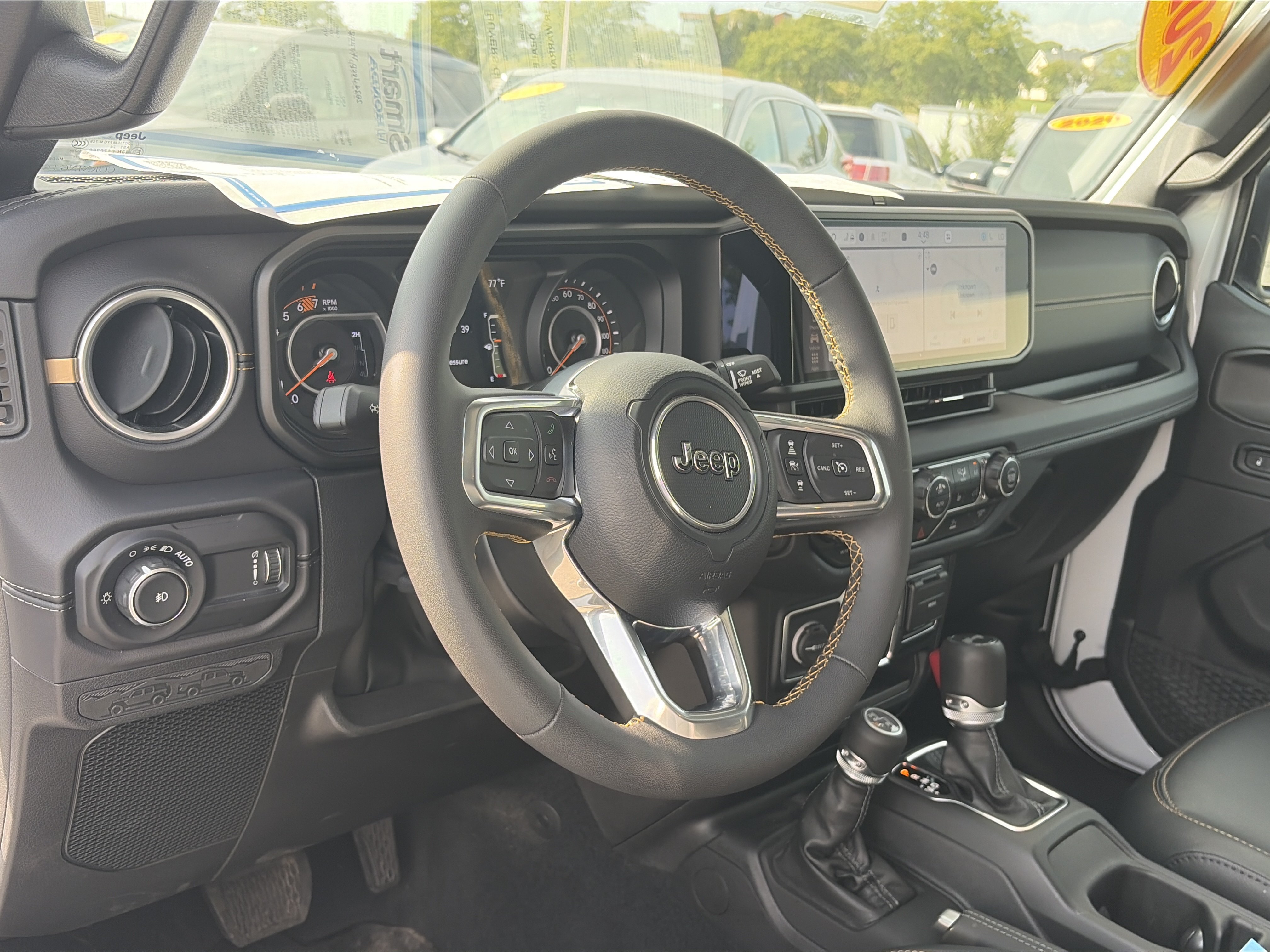 Used 2024 Jeep Wrangler Unlimited Sahara w/ Technology Group AWD/4WD image 17