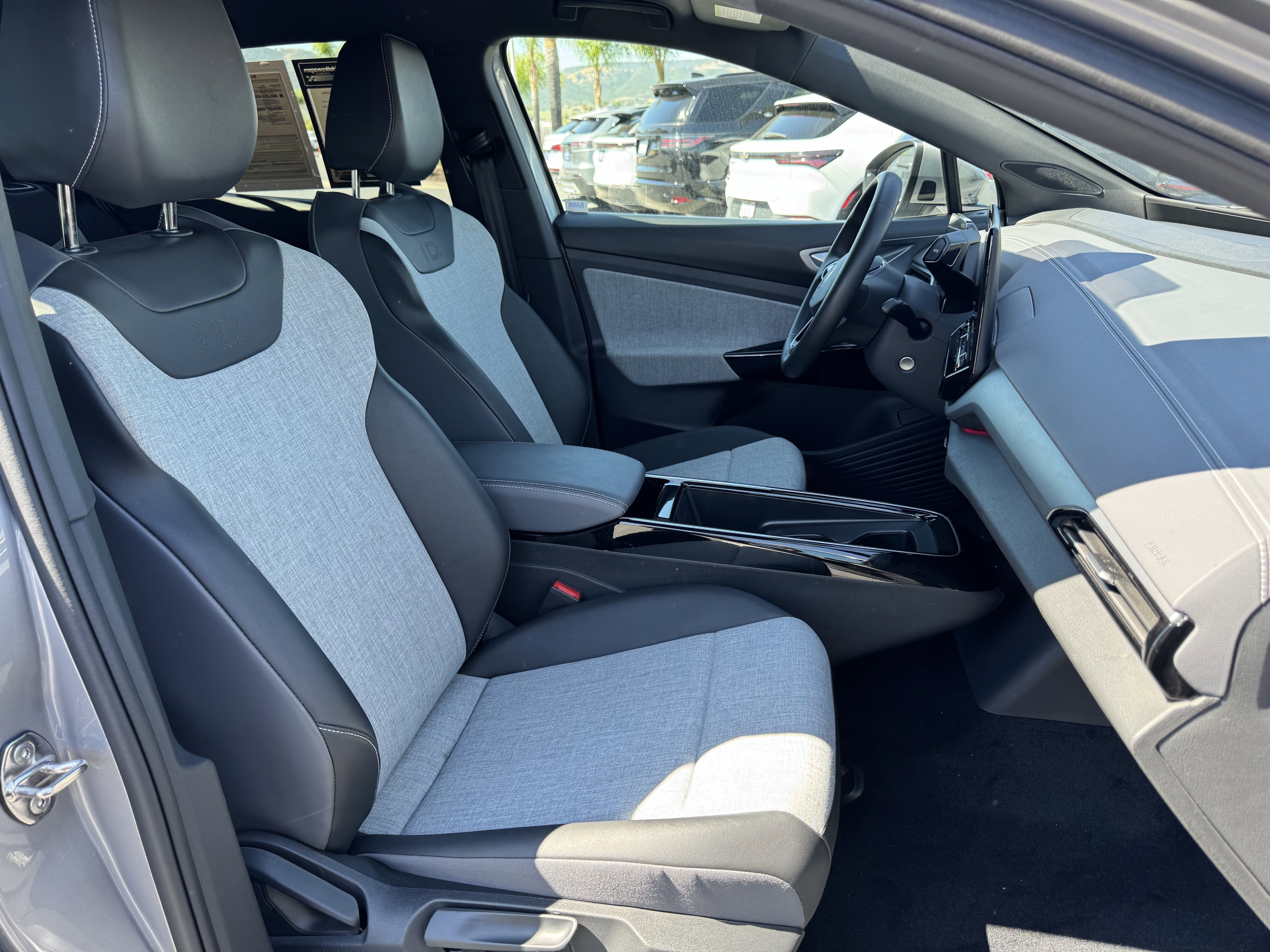 Used 2023 Volkswagen ID.4 Pro image 34