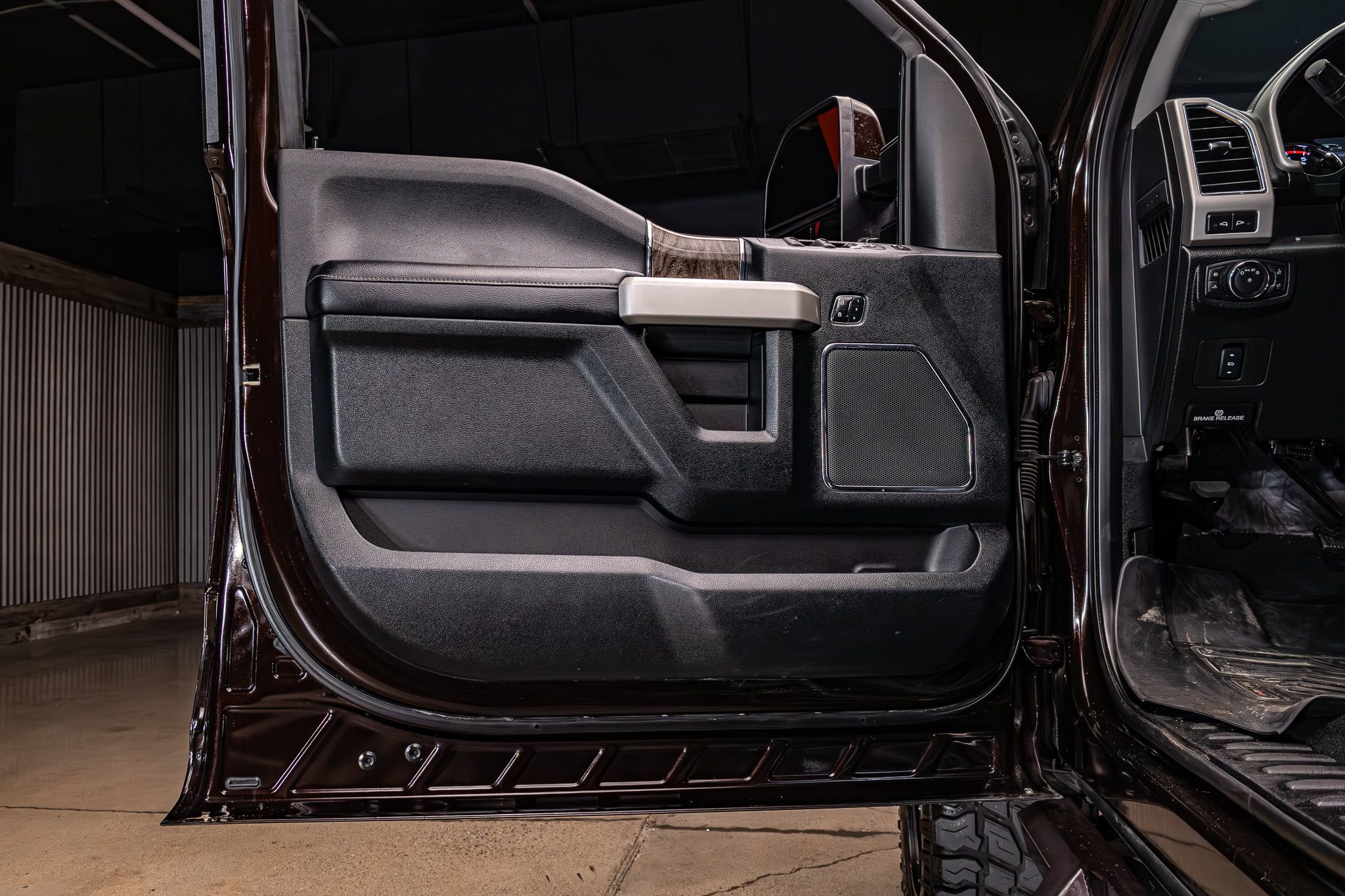 Used 2018 Ford F250 Lariat w/ Lariat Value Package image 28