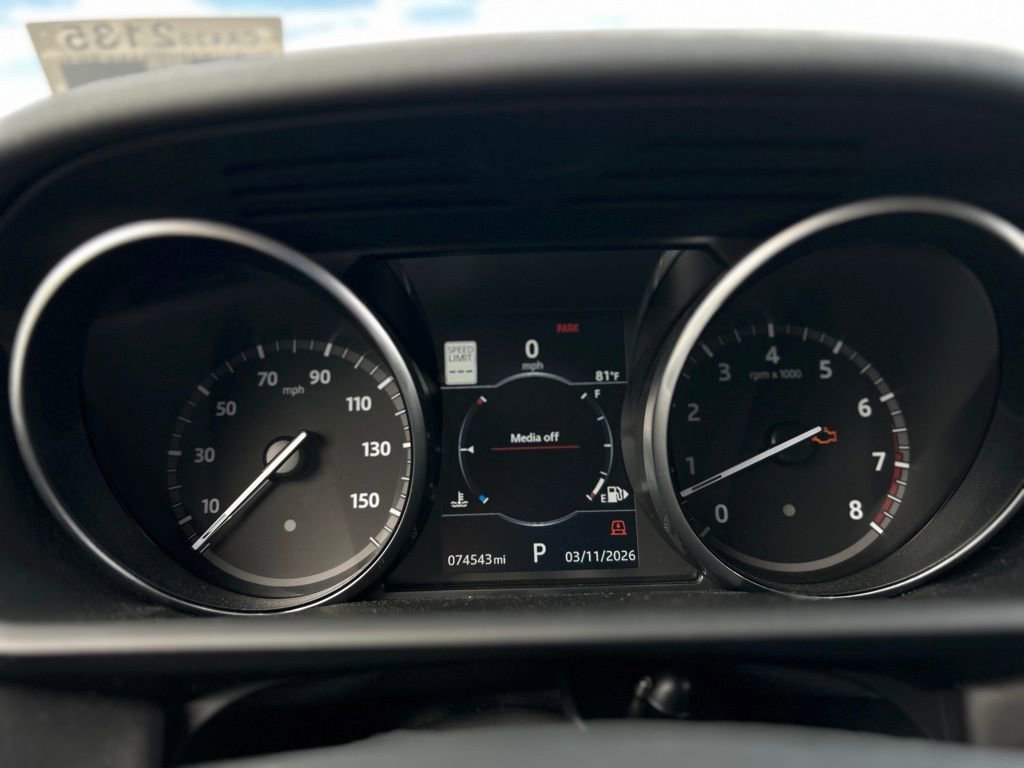 Used 2017 Land Rover Discovery First Edition AWD/4WD image 25