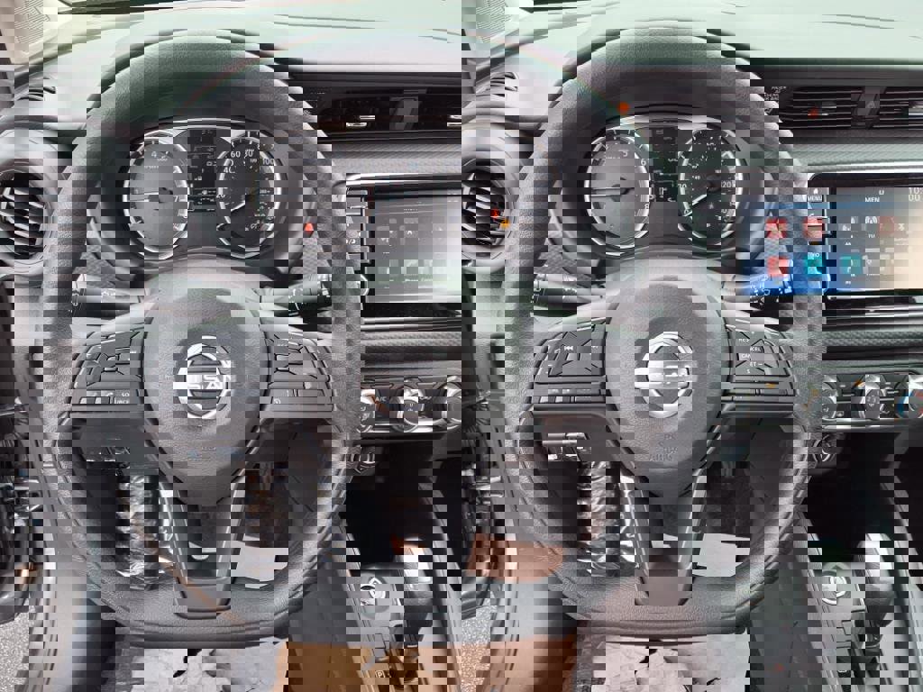 New 2025 Nissan Kicks Play S image 12