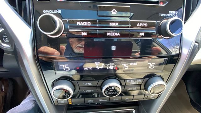 Used 2021 Subaru Ascent Limited w/ Technology Package image 29