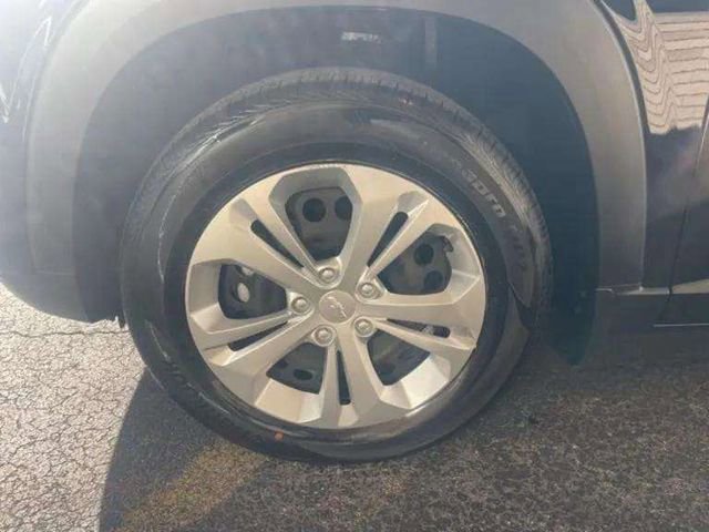 Used 2024 Chevrolet Trax LS FWD image 11