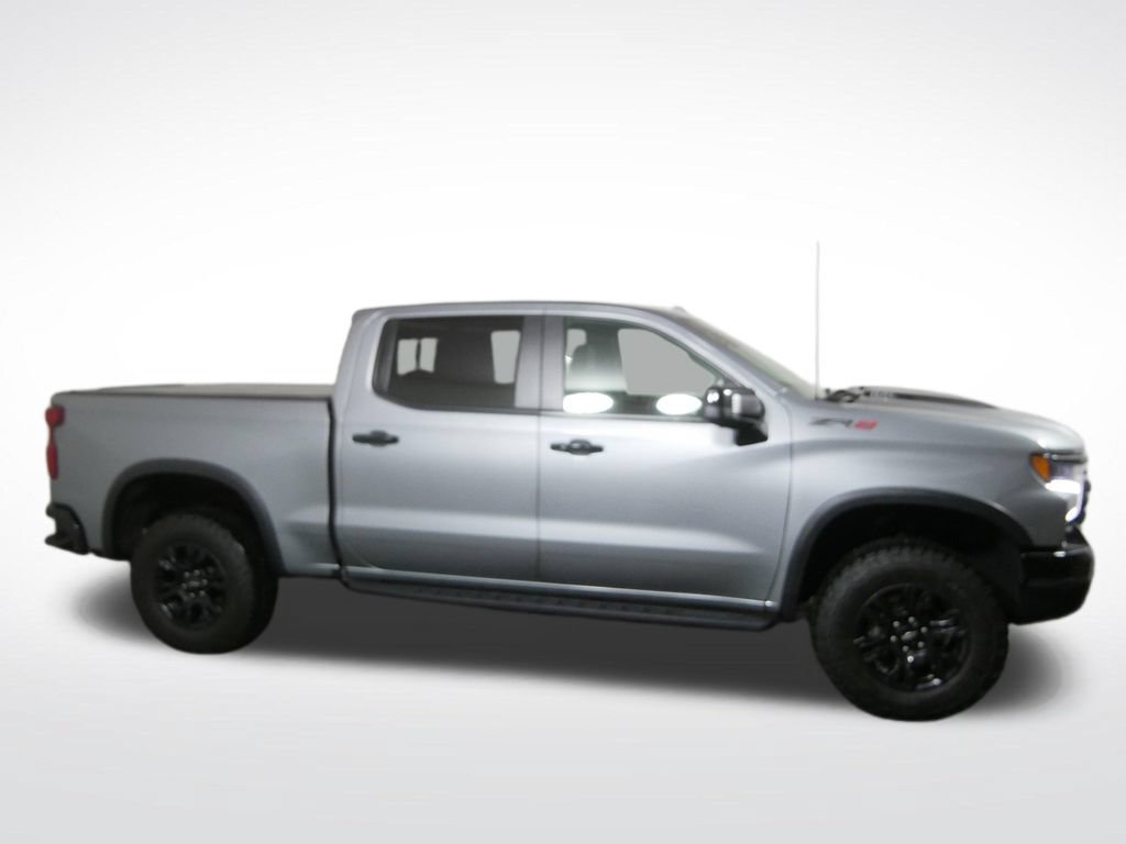 Used 2023 Chevrolet Silverado 1500 ZR2 w/ Technology Package AWD/4WD image 2