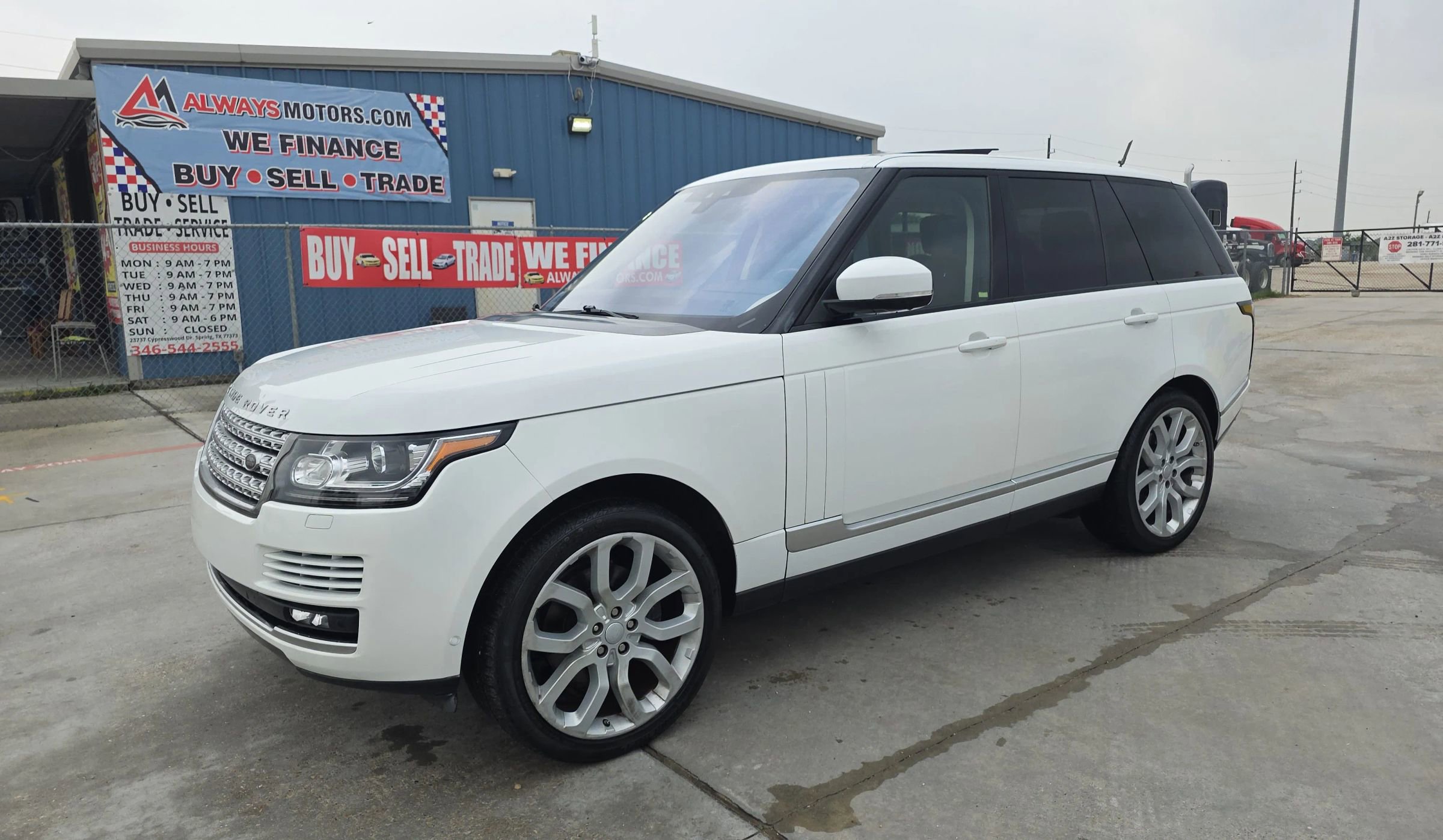 Used 2017 Land Rover Range Rover HSE AWD/4WD image 2