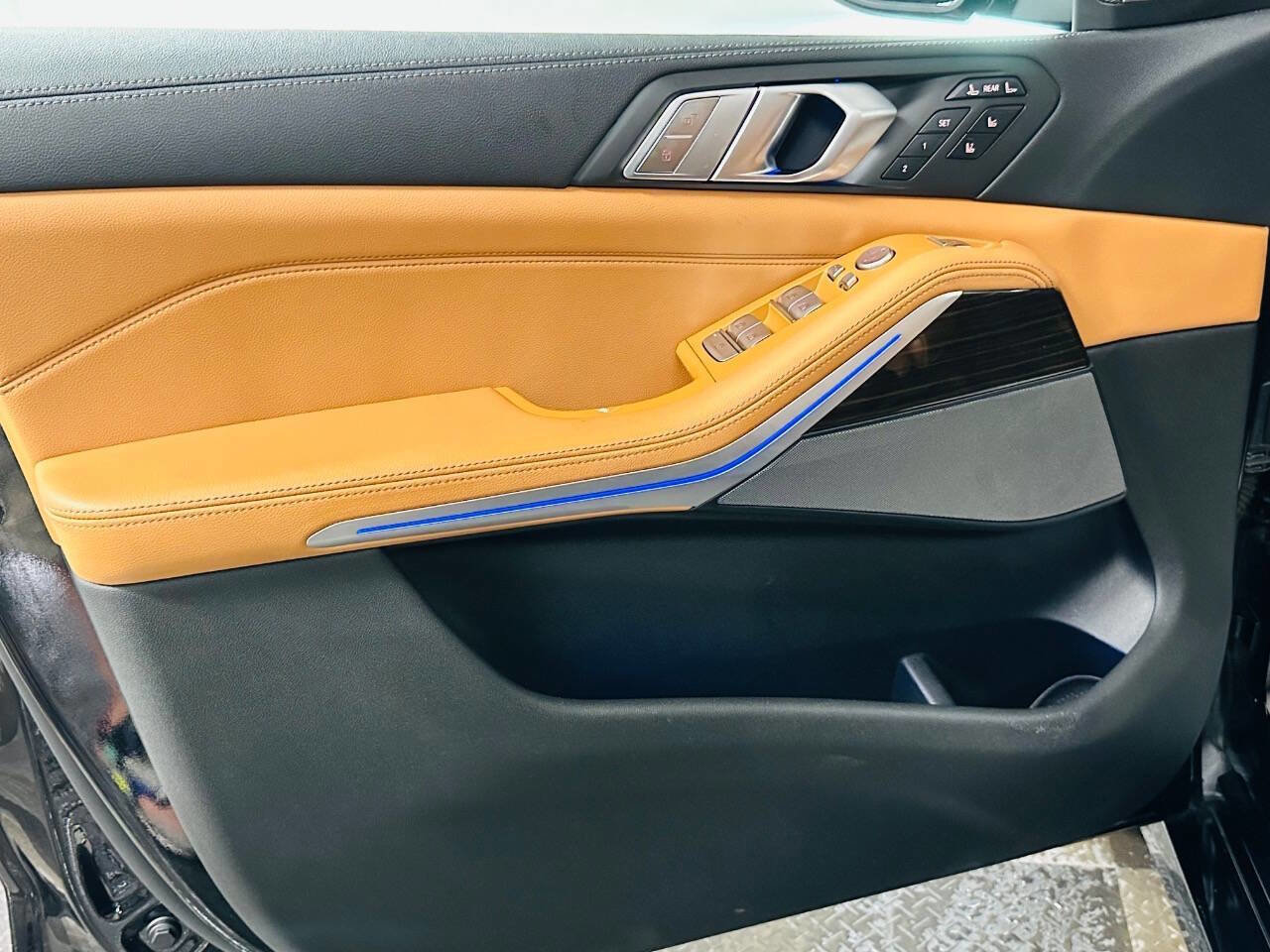 Used 2020 BMW X7 xDrive40i image 28