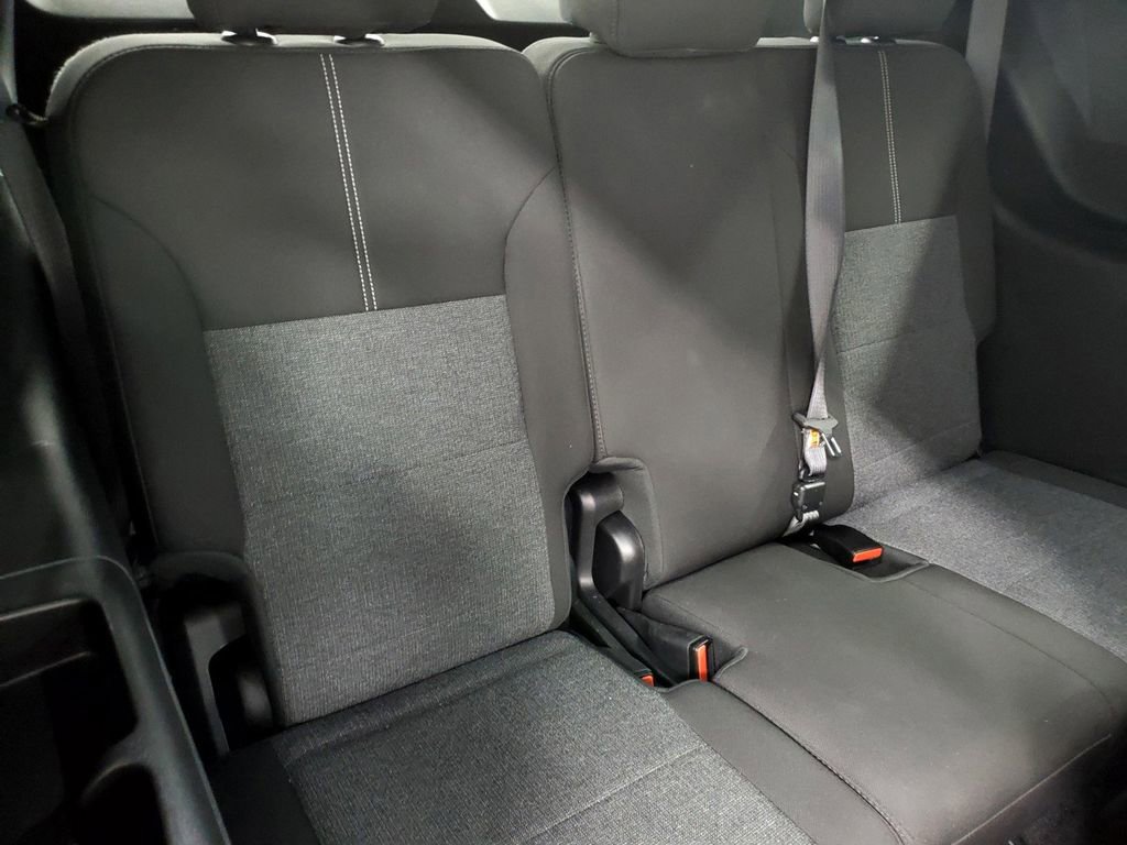 Used 2025 GMC Acadia Elevation image 21