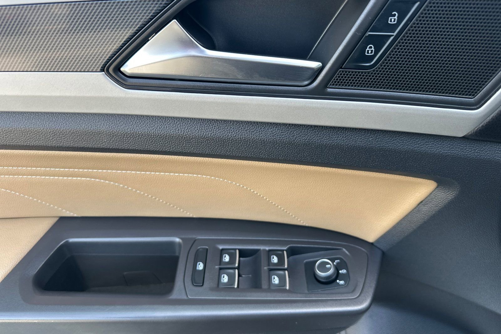 Certified 2023 Volkswagen Atlas Cross Sport SEL R-Line image 11