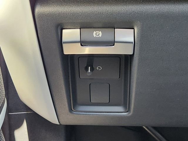 Used 2024 Land Rover Defender 110 S image 21