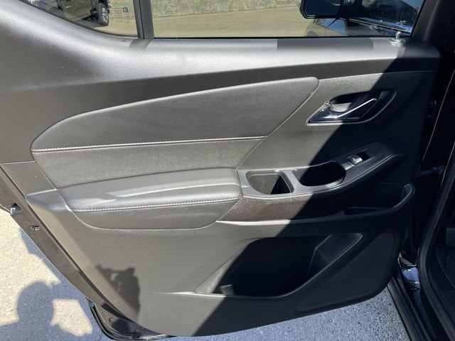 Used 2023 Chevrolet Traverse LT image 12