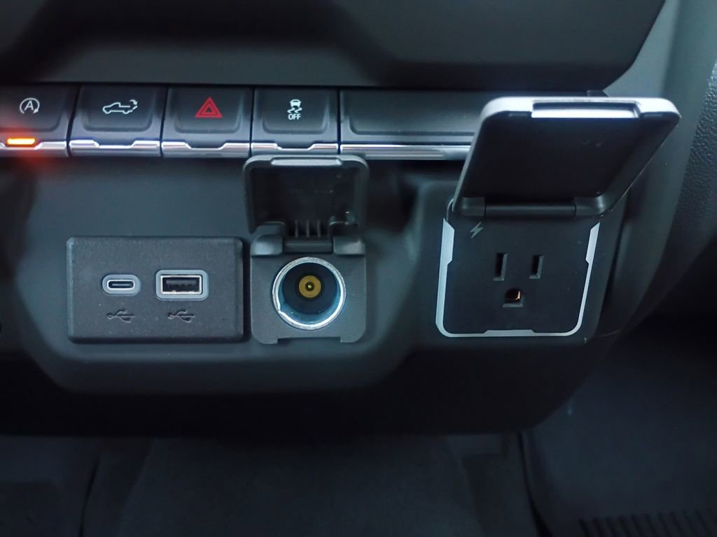 Used 2024 Chevrolet Silverado 1500 Custom image 6