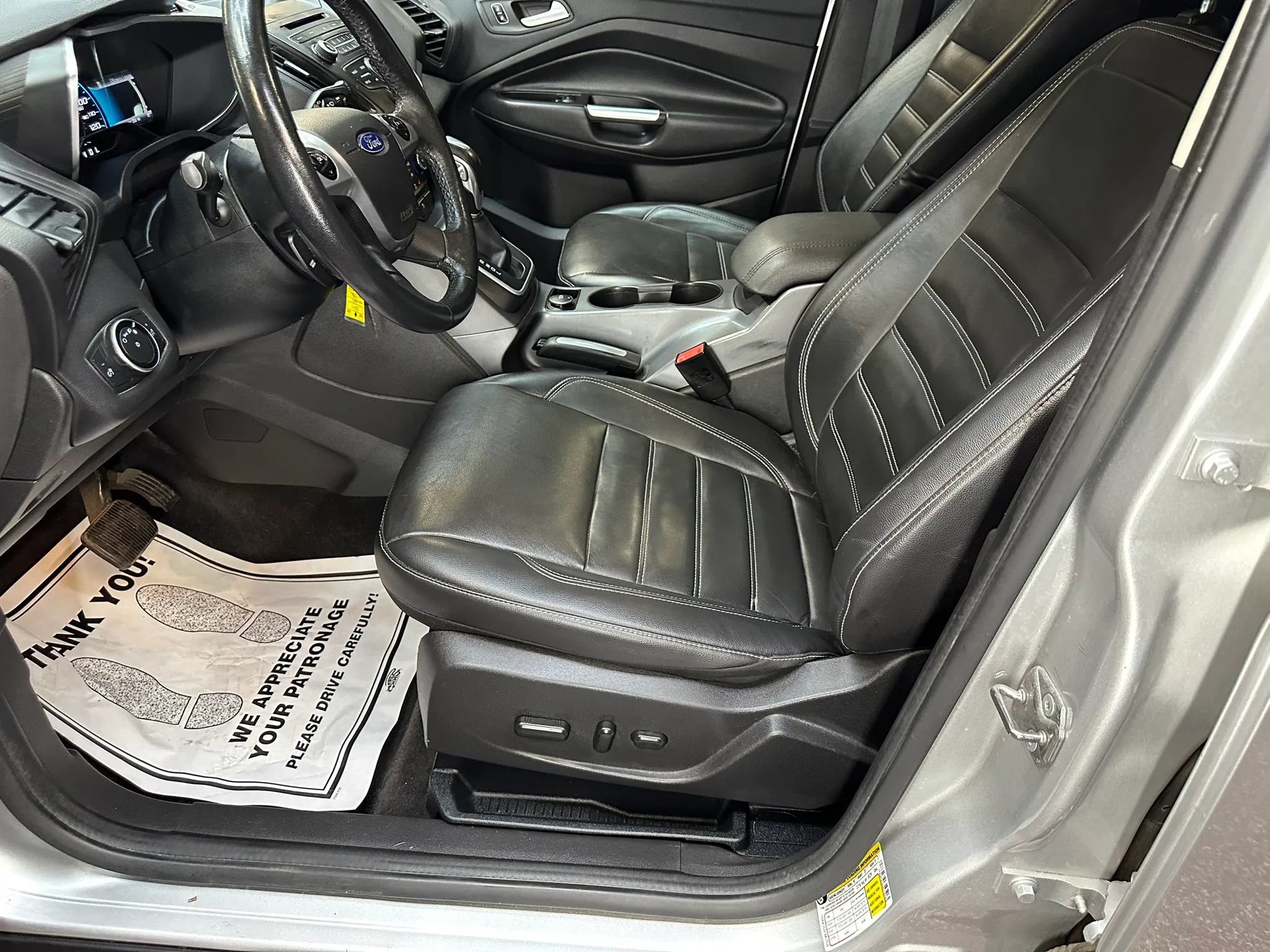 Used 2017 Ford C-MAX Energi SE w/ Equipment Group 402A FWD image 17