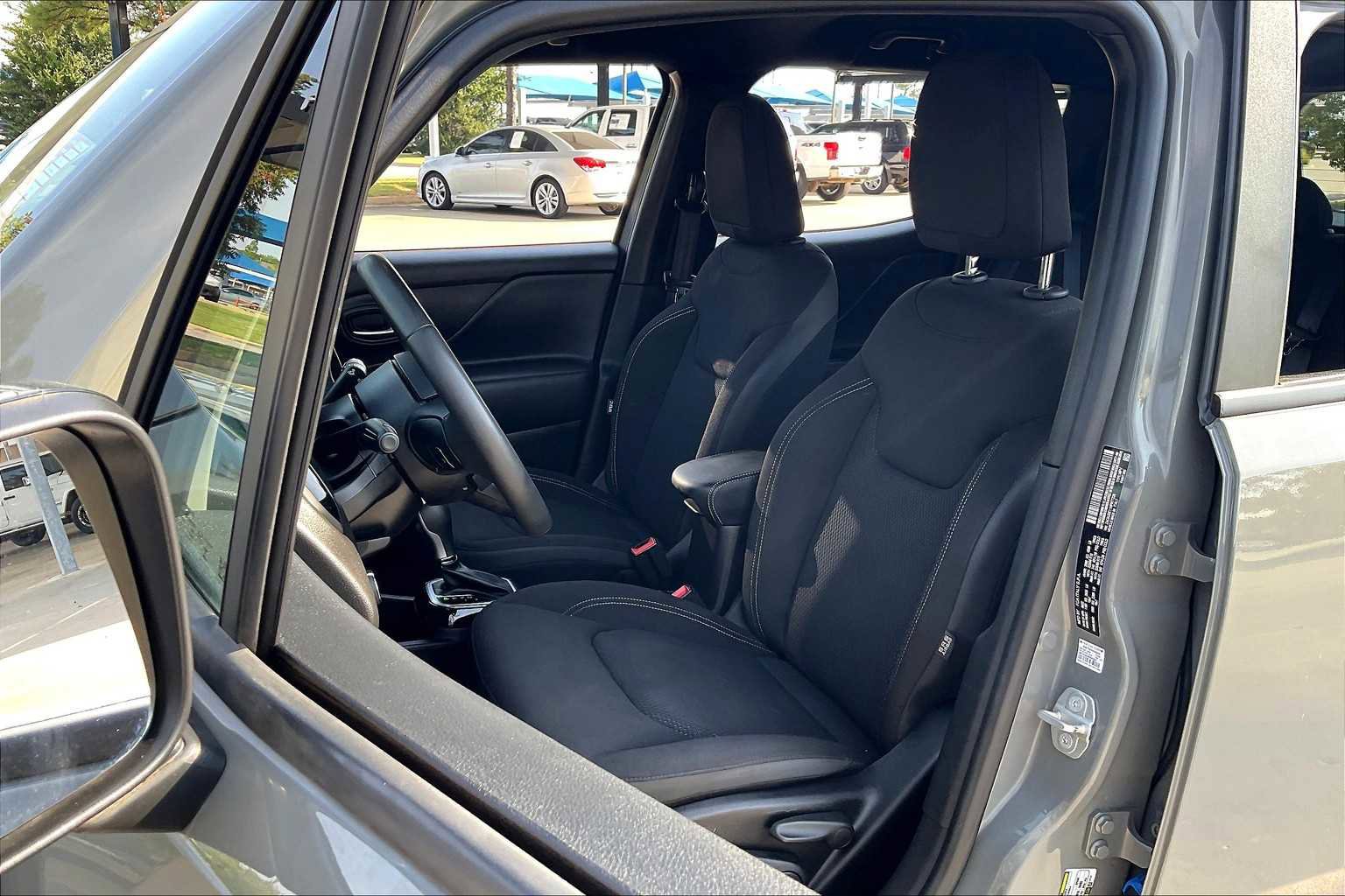 Certified 2022 Jeep Renegade Altitude image 7